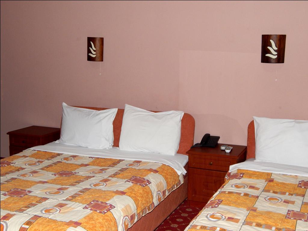 Hotel Emka Тетово Екстер'єр фото
